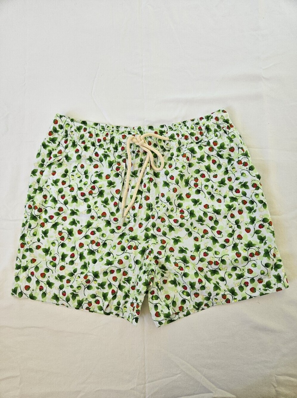 Snover Men's Strawberry Print Lined Board Shorts Swim Trunks NWT Size Medium